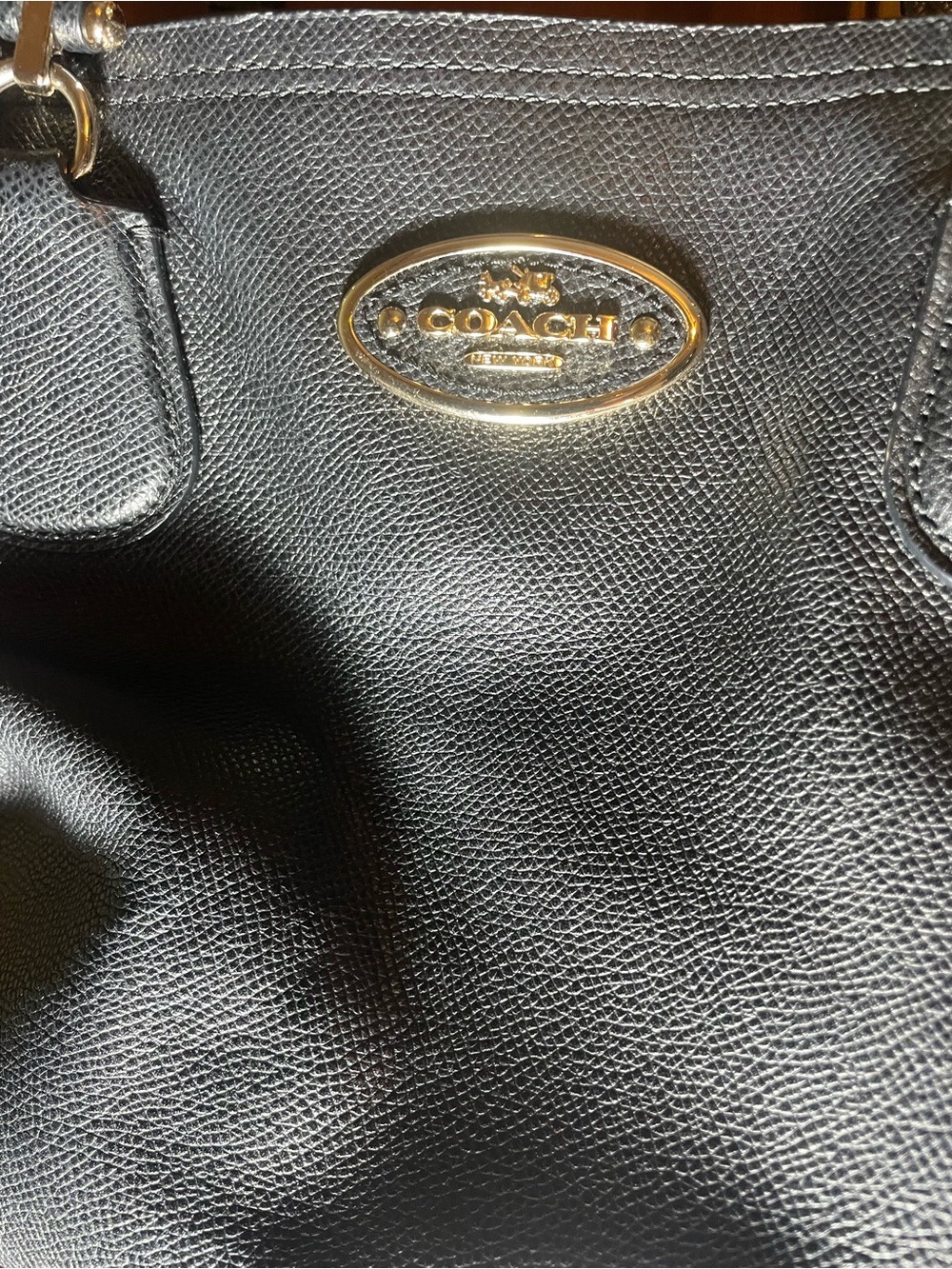 Coach Black Leather Shoulder Bag with Gold Plaquei. Like New. 💕 - Picture 4 of 12